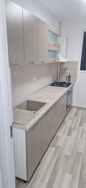 Dristor metrou, vanzare ap. 3 camere,